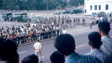 1967_Hong_Kong_riots-Communists_and_Police