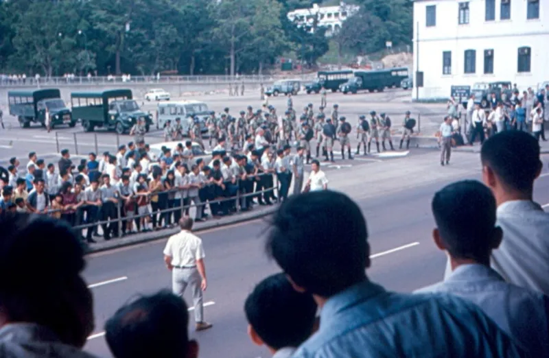 1967_Hong_Kong_riots-Communists_and_Police