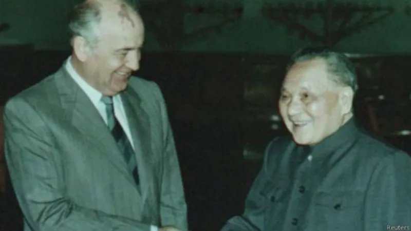 alt text: Gorbachev gặp Đặng Tiểu Bình. Nguồn: Gettyimages