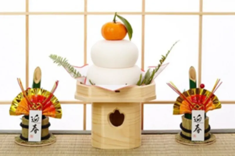 Bánh giầy gương (Kagami mochi)