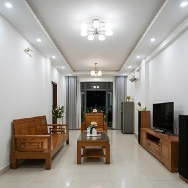 Hệ thống đèn trần nhà được bật sáng rực rỡ để kích thích thị giác khiến dơi tự rời đi