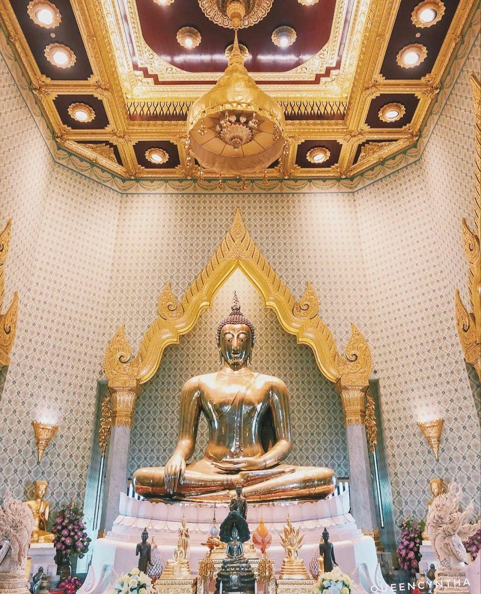 Du khách không khỏi trầm trồ khi lần đầu đến với chùa Vàng Thái Lan