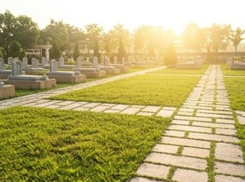 Văn khấn ngoài mộ trước ngày giỗ: Trình tự và bài cúng chuẩn 3 Khu lăng mộ yên tĩnh ngập tràn ánh nắng ban mai ấm áp thích hợp cho việc tế lễ