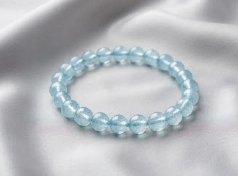 Tuổi Mùi hợp đá gì: Bảng tên đá theo năm sinh và báo giá 3 Vòng tay đá Aquamarine xanh dương dịu mát mang lại năng lượng bình an cho tuổi Đinh Mùi 1967