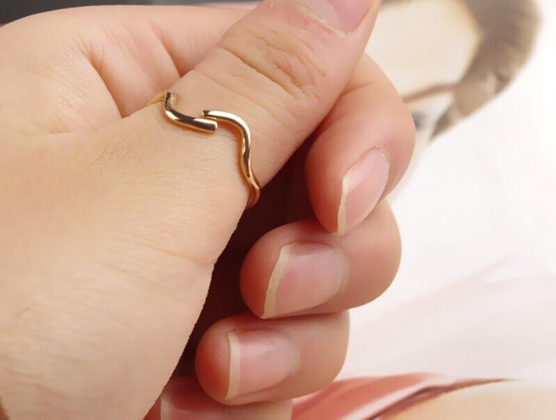 Hình ảnh: Nhẫn phong thủy đeo ở ngón cái
