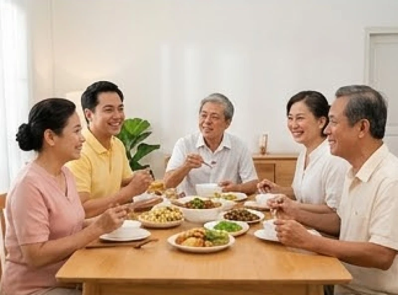 Bữa cơm gia đình ba thế hệ quây quần vui vẻ bên nhau, xua tan mọi rủi ro và mâu thuẫn của năm hạn