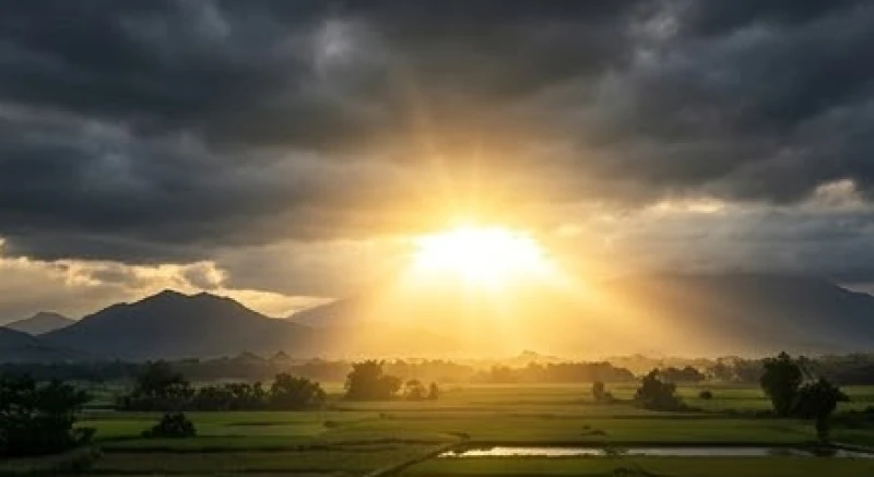 Mơ thấy thiên tai: Giải mã điềm báo và con số may mắn 1 Khung cảnh bầu trời bừng sáng sau cơn bão lớn tượng trưng cho sự thanh tẩy và khởi đầu mới