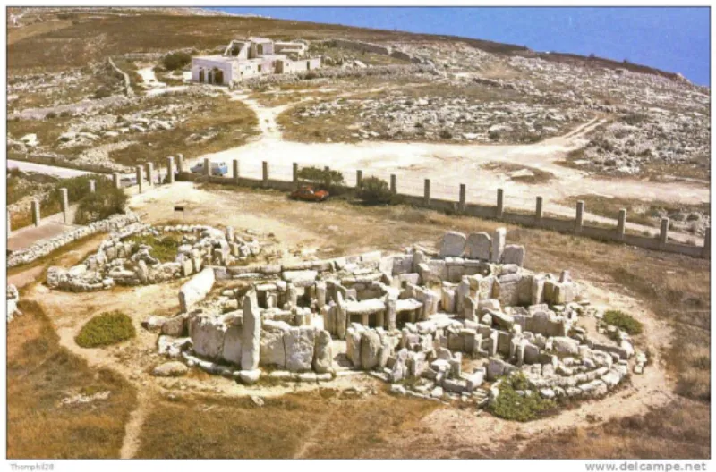 Hình: Toàn cảnh đền thời Đồ Đá Hagar Qim, khoảng 3.200 BC, đảo Malta.