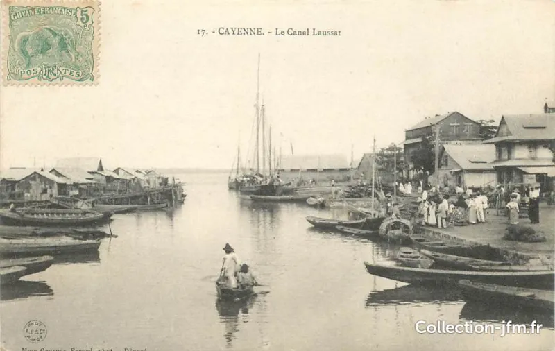 Làng Việt Nam bên kênh đào Laussat, Guyane. Nguồn: Collection-jfm.fr