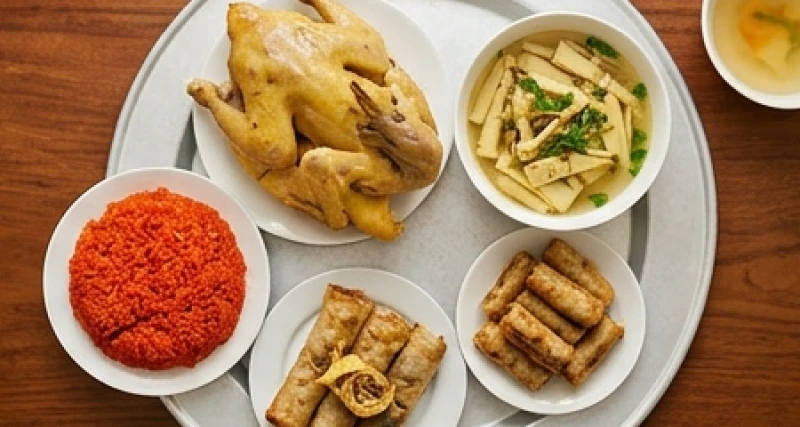Văn khấn giỗ đầu: Bài cúng chuẩn nghi thức & bảng tra danh xưng 5 Mâm cỗ mặn truyền thống với gà luộc nguyên con, xôi gấc, canh măng miến và nem rán