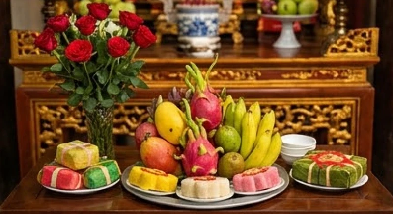 Văn khấn Huyền Thiên Trấn Vũ: Bài khấn chuẩn và nghi thức dâng lễ 4 Mâm lễ chay thanh tịnh gồm hoa hồng đỏ tươi, ngũ quả và oản tài lộc dâng lên ban Phật và Thánh Mẫu.
