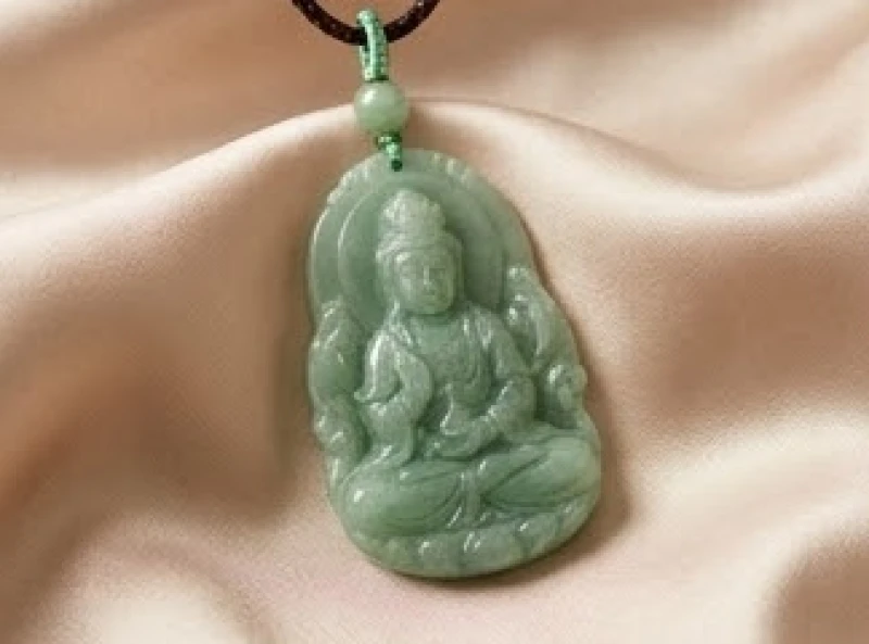 Quà tặng phong thủy cho người tuổi Tỵ: bảng tra ngũ hành nam nữ 5 Mặt dây chuyền Phật Phổ Hiền Bồ Tát được chạm khắc tỉ mỉ từ khối ngọc bích xanh tự nhiên