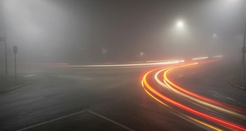 Mơ thấy nhiều người chết là điềm gì: Phân biệt bối cảnh & sổ mơ 6 Ngã tư mờ sương với ánh đèn xe le lói cảnh báo sự mất kiểm soát hành trình khi mơ thấy tai nạn