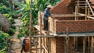 Hình ảnh ngôi nhà đang thi công gắn liền với ý nghĩa giải mã giấc mơ thấy bố mẹ xây nhà mới của gia đình