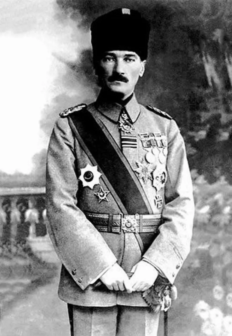 Mustafa Kemal Atatürk, lúc làm tư lệnh của Quân đội,(1918).