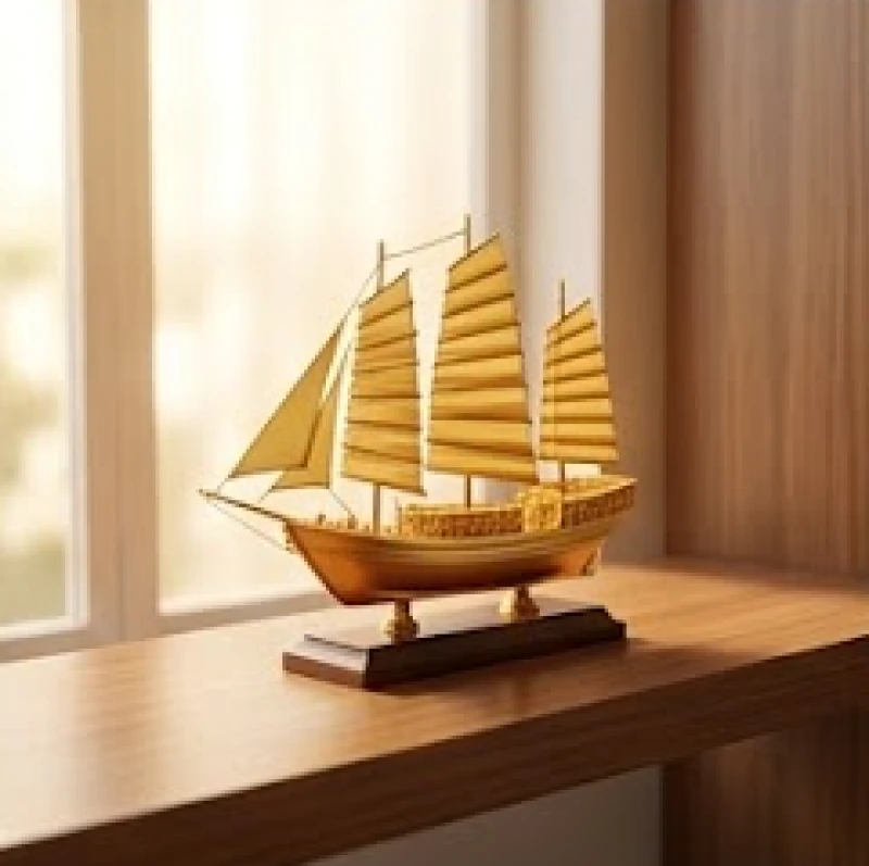 Mô hình thuyền buồm phong thủy mạ vàng mang ý nghĩa thuận buồm xuôi gió trong kinh doanh