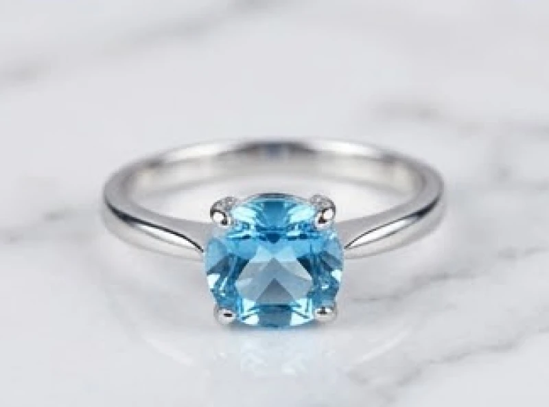 Nhẫn phong thủy tuổi Thìn: Chọn tay đeo & cách đo size chuẩn 7 Chiếc nhẫn bạc cao cấp đính đá Topaz xanh nước biển trong trẻo và thanh lịch