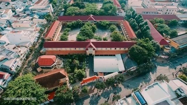 Trường Phan Thanh Giản - Vào tháng 11 năm 1995, trường đổi tên là trường Trung học phổ thông Châu Văn Liêm.