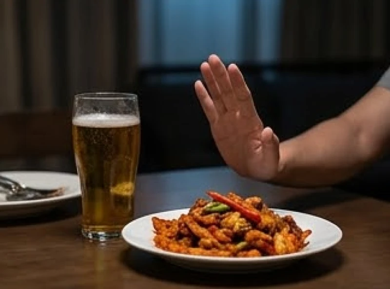 Ngủ mơ nhiều có hại không: Dấu hiệu bệnh lý & cách khắc phục 8 Cốc bia và đồ ăn cay nóng trên bàn bị từ chối vào buổi tối để bảo vệ giấc ngủ