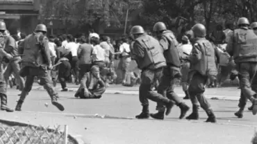 Sinh viên biểu tình ở Kosovo năm 1981