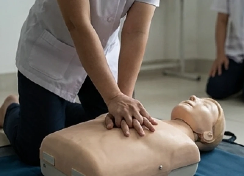 Điềm báo sắp gặp tai họa: Phân biệt tâm linh và cảnh báo y khoa 8 Động tác sơ cứu ép tim ngoài lồng ngực đúng chuẩn giúp cứu sống nạn nhân thay vì lo sợ điềm báo sắp gặp tai họa