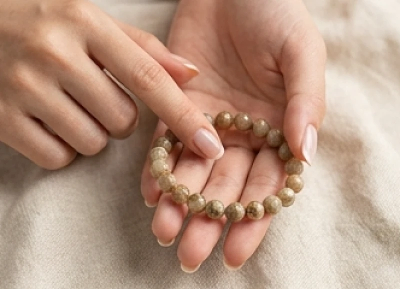 Vòng tay đá phong thủy tuổi Dần: Bảng giá và size hạt chuẩn 5 Đếm số lượng hạt trên vòng tay đá phong thủy để đảm bảo rơi vào cung Sinh hoặc cung Lão
