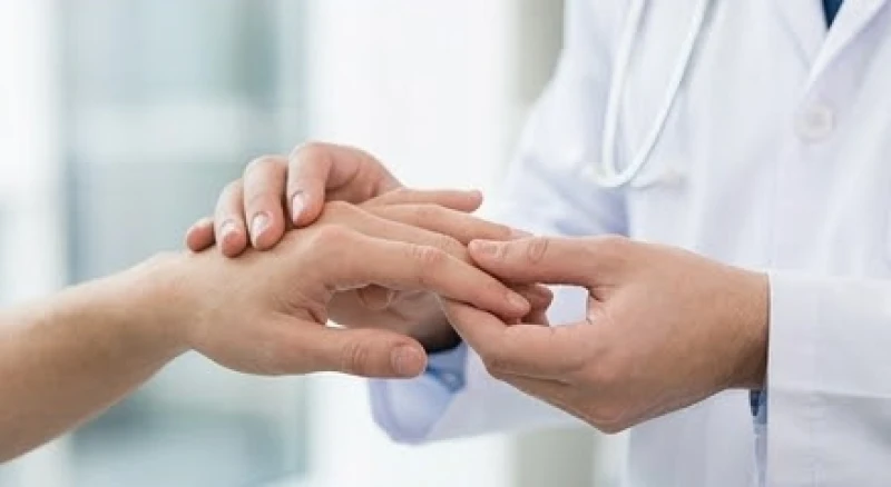 Kiểm tra sức khỏe hệ cơ xương khớp ở những người có tỷ lệ ngón trỏ ngắn hơn ngón áp út