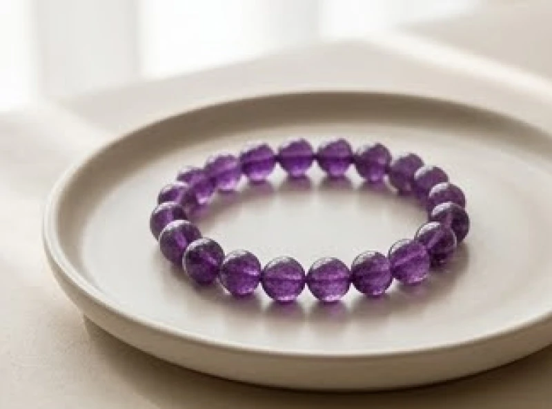 Chuỗi hạt Thạch anh tím Amethyst tỏa ánh sáng huyền ảo giúp cân bằng trạng thái cảm xúc
