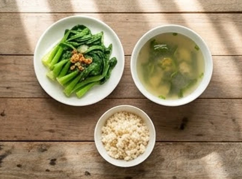 Sức khỏe tuổi Ngọ: Phác đồ dưỡng sinh và bố trí không gian 1 Bữa ăn thanh mát với rau xanh và các món luộc giúp giảm tải dạ dày cho người tuổi Ngọ