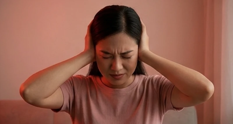 Hình ảnh tai bị đỏ do tác động mạnh cảnh báo về những xích mích và tổn thương trong giao tiếp