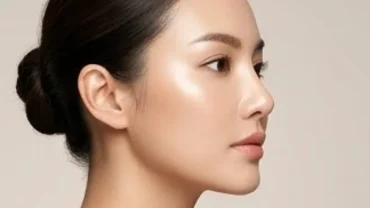 Khuôn mặt người phụ nữ châu Á có tướng mũi cao thanh tú chuẩn tỷ lệ vàng trên góc nghiêng