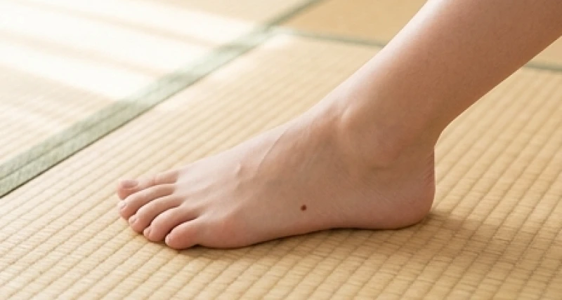 Người phụ nữ có nốt ruồi ở lòng bàn chân biểu trưng cho sự điềm đạm và tài lộc