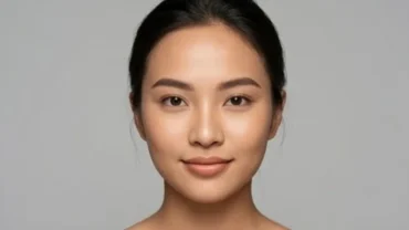 Khuôn mặt cân đối hài hòa thể hiện đặc điểm tướng trán thấp theo tiêu chuẩn nhân tướng học