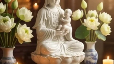 Tượng Quan Âm Tống Tử từ bi và mâm lễ chay tịnh cùng văn khấn cầu con Quan Âm