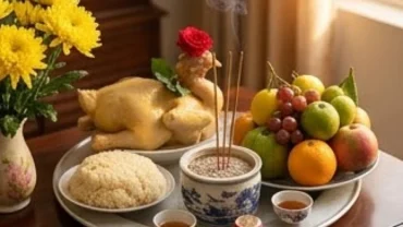 Mâm lễ vật và bát hương trang nghiêm chuẩn bị cho nghi thức đọc văn khấn chuyển bàn thờ gia tiên sang nhà mới