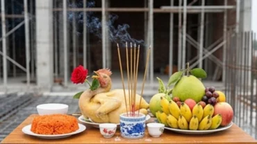 Mâm lễ vật tươm tất dâng lên Thổ Công trong nghi thức đọc văn khấn đổ mái nhà trước khi thi công