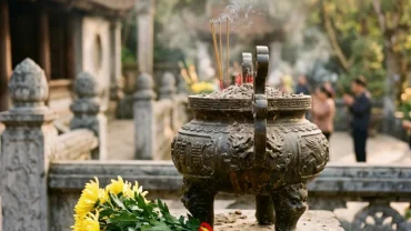 Không gian dâng hương trang nghiêm và bài văn khấn liệt sỹ tại đài tưởng niệm nghĩa trang lịch sử Việt Nam