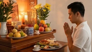 Mâm lễ vật tươm tất dâng lên bàn thờ cùng văn khấn trình tổ tiên khi có em bé để báo hỉ và cầu bình an