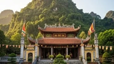 Ngôi đền Bảo Hà linh thiêng nơi tín đồ dâng văn khấn xin lộc Ông Hoàng Bảy để cầu tài lộc kinh doanh