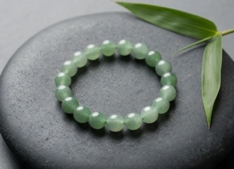Vòng tay đá phong thủy tuổi Dần: Bảng giá và size hạt chuẩn 2 Vòng tay đá cẩm thạch xanh lục tự nhiên mang năng lượng tương sinh cho tuổi Canh Dần mệnh Mộc