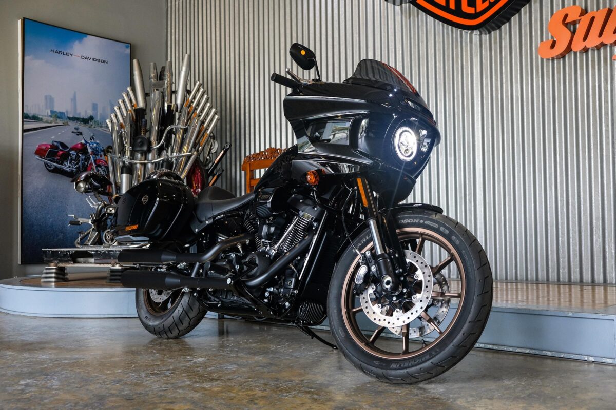 Harley-Davidson Low Rider ST 2022: Cruiser trẻ trung giá 759 triệu